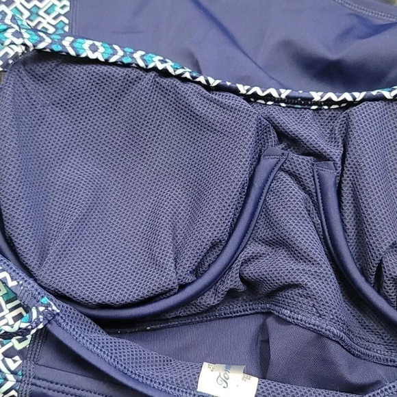 Tommy Bahama Active U/W Neck Tankini - Picture 8 of 9